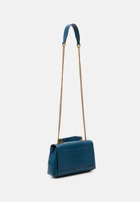 Guess SESTRI - Skuldertasker - teal