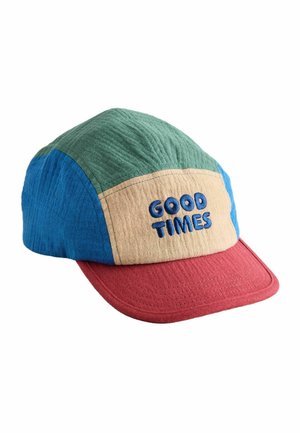 Farbblockierte Kappe mit grünem Oberteil, blauen Seiten, beigem Frontpanel mit "GOOD TIMES" in blauen Buchstaben und rotem gebogenem Schirm.