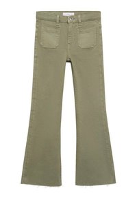 Jean écologique évasé de couleur olive avec une taille mi-haute, cinq poches et un ourlet effiloché. Fabriqué en tissu mélangé de coton avec une texture lisse.