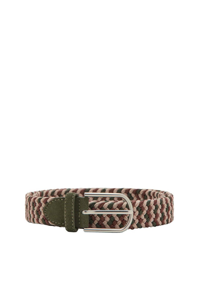Ceinture tressée avec des brins roses, marron et verts, avec une boucle métallique argentée et une boucle en cuir verte sur fond blanc.
