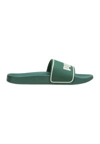 Sandale de bain verte en matériau synthétique texturé, dotée d'une large bride avec un contour blanc et un logo audacieux sur le dessus.