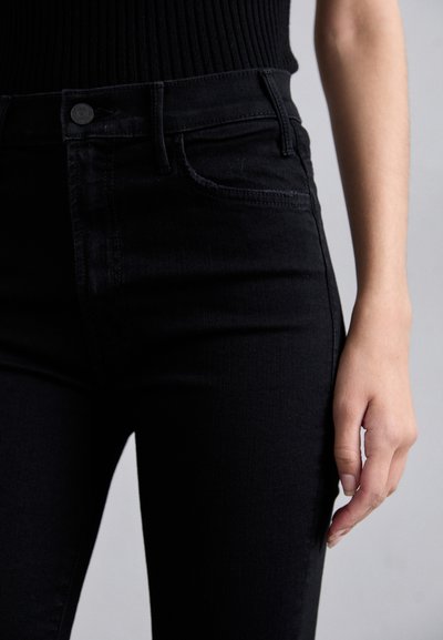 Mother LIL HUSTLER FRAY - Vaqueros bootcut - black denim
