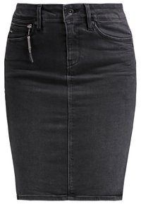 Svart denim blyertskjol med en åtsittande silhuett. Har framficka, metallblixtlås och knäppning med knapp. Slät textur.