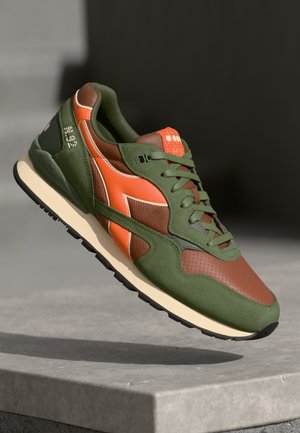 N92 ADVANCE UNISEX - Trainers - brown oats