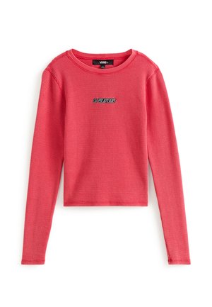 Rød waffle-strik langærmet skjorte med rund halsudskæring, der har et sort "Vans" logo på forsiden og et cropped design.