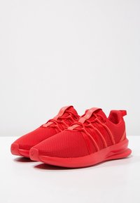 adidas Originals Sneakers - red