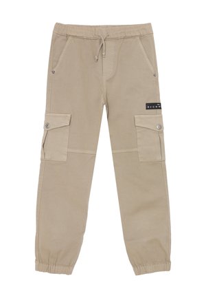 Pantaloni cargo beige con vita e polsini elasticizzati, chiusura con coulisse, tasche frontali, tasche laterali con bottone e una piccola etichetta nera del marchio.