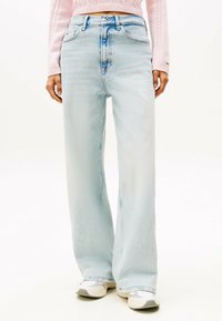 Tommy Jeans - HIGH RISE WIDE LEG - Wide Leg - denim ultra light Thumbnail Image 1