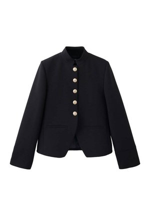 Blazer negro de manga larga con cuello de pie, cinco grandes botones metálicos en la parte delantera y dos bolsillos horizontales con apertura.