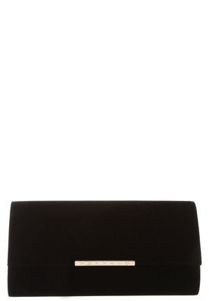 Schwarze rechteckige Clutch mit glatter Oberfläche und kleiner goldener Metallplatte mit der Gravur "BUFFALO" auf der vorderen Klappe.