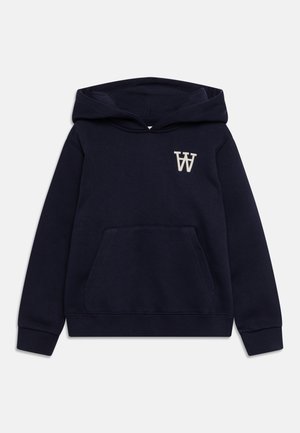 Granatowa hoody wykonana z mieszanki bawełny. Posiada przednią kieszeń typu kangur i kremowe logo "W" wyhaftowane na klatce piersiowej.