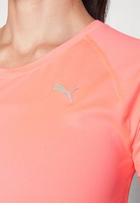 Puma RUN CLOUDSPUN SS TEE W - T-skjorte til trening - sunset glow