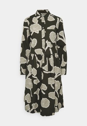 Donkergroene jurk met lange mouwen, voorzien van grote beige bloemenpatronen, kraag, knoopsluiting en een geplooide taille voor een losse pasvorm.