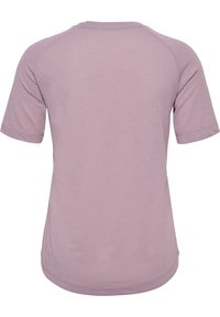 Kortärmad, lavendel träningsskjorta med raglanärmar, rund hals och en texturerad tygfinish. Lämplig för aktivt bruk.