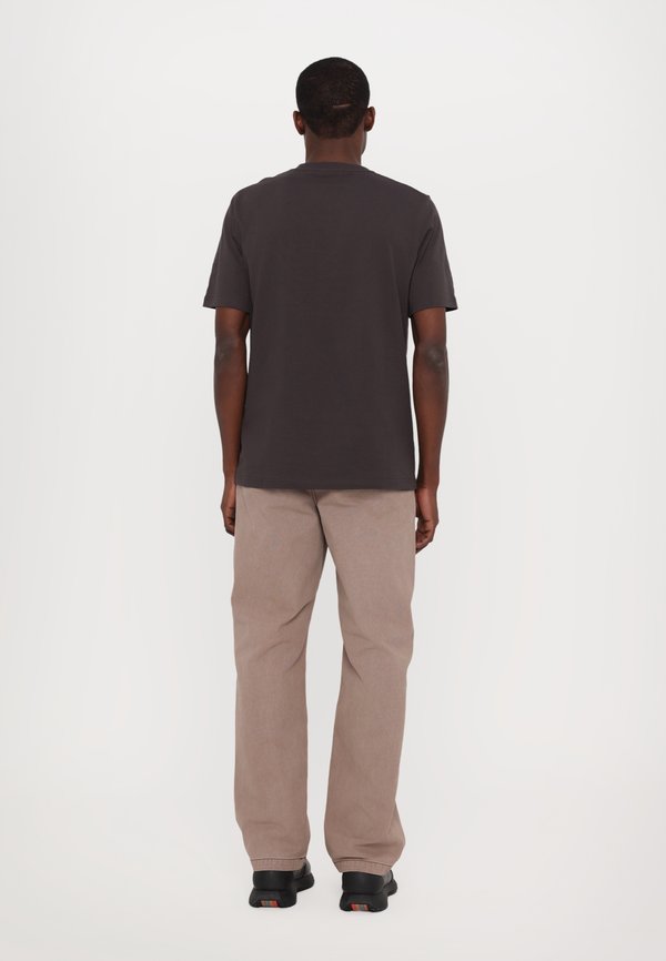 BOBBY ARCHROCK - Print T-shirt - licorice3