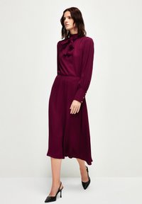 adL FLARED MIDI - A-linjainen hame - damson