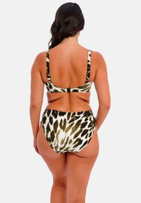 Luipaardprint bikini-set met verstelbare bandjes, brede elastische tailleband en gladde, glanzende stof in groen en beige tinten.