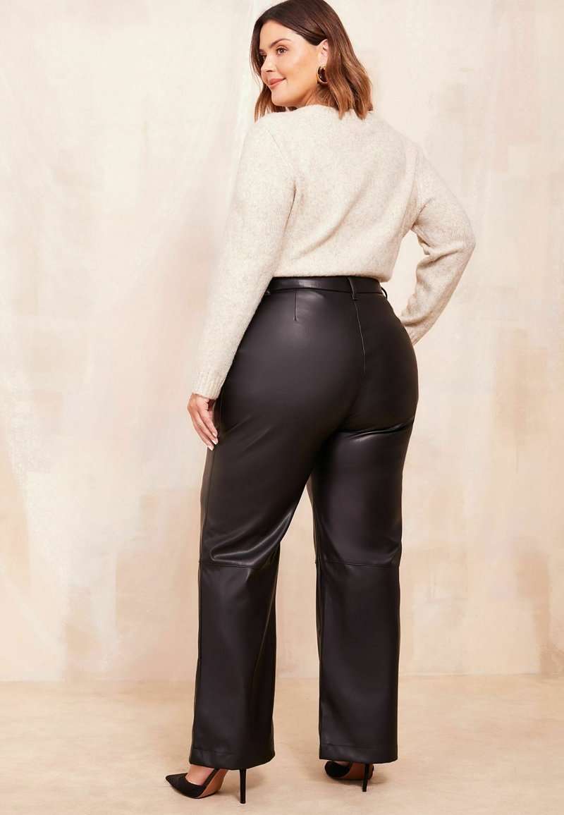 Trendyol Vrouwen Plus Size Hoge Taille Wijde Pijpen Grote maten Broek, Zwart, 68 grote maten