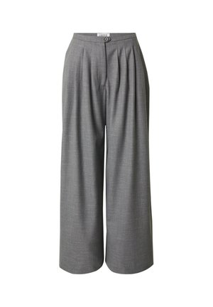 Grijze wijde broek met geplooide voorkant, knoopsluiting en een zachte stoftextuur. Heeft een getailleerde pasvorm en een casual ontwerp.