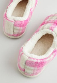 Next REGULAR FIT - Slippers - pink check