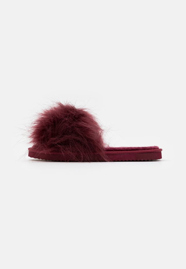 HAIRY POOL - Chaussons - dark berry