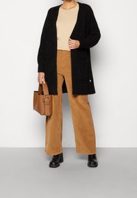 More & More Strickjacke - black