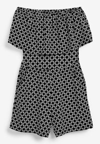 Rompers noir à épaules nues avec un motif de chaînes blanches, présentant des poignets élastiques, une taille cintrée et des jambes courtes.