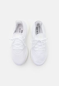 adidas Performance ULTRABOOST 21 - Zapatillas running asfalto - footwear white/grey three
