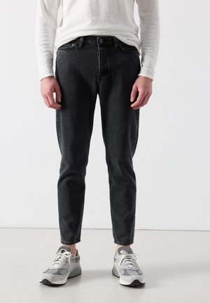 American Vintage CARROT YOPDAY - Tiesaus kirpimo džinsai - black poivre et sel