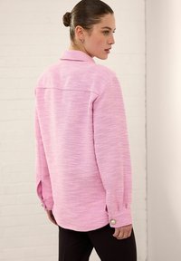 Next FIT - BUTTON UP - Let jakke / Sommerjakker - pink
