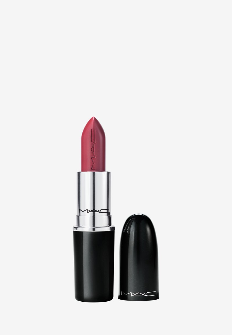 Rouge à lèvres MAC dans une teinte rose profond mate, contenu dans un boîtier cylindrique noir avec une bande métallique argentée et un logo en relief. Capuchon retiré.