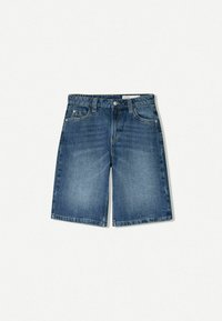 Jeansshorts i mörkblått, med rak benpassform, klassisk femfickdesign och subtila blekningar längs tyget.