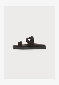 Επιλέχθηκε, chocolate brown suede