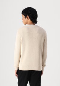Selected Homme SLHTHEO  STRUCTURE CREW NECK - Pulóver - oatmeal