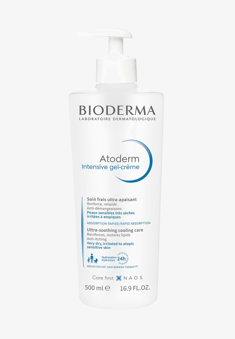 Bioderma Atoderm Intensive Gel-Creme in einer weißen Pumpflasche, 500 ml, mit blauen Akzenten. Der Text enthält Produktvorteile in mehreren Sprachen.