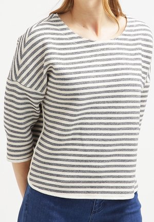 Sweter