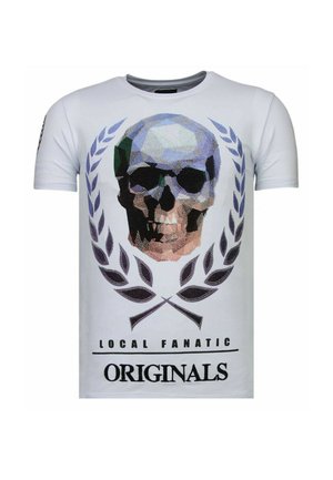 Wit T-shirt met groot geometrisch schedelontwerp, omringd door een lauwerkrans, en tekst "LOCAL FANATIC ORIGINALS" eronder.