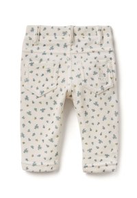 Corduroy broek met een witte basis, voorzien van een bloemenpatroon in blauw en geel. Inclusief achterzakken en omslagboorden.