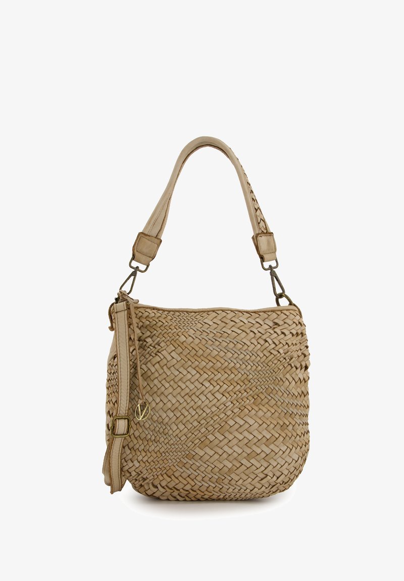 Tkaná béžová kabelka s jedním ramenním popruhem, s texturovaným povrchem, bočním zipem a malým akcentem.