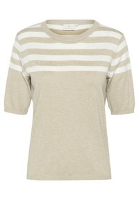 Beige kortærmet strikket top med hvide vandrette striber over brystet og ærmerne, med en rund halsudskæring.