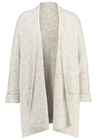 Hellegrau offener Cardigan aus weichem Strickmaterial, mit langen Ärmeln, fallenden Schultern und zwei vorderen Taschen.