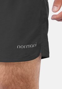 Normani Badeshorts - dunkelgrau
