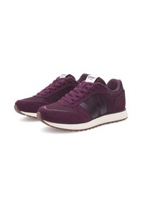 Lila Sportschuhe mit Obermaterial aus Mesh und Wildleder, Schnürdesign, mit einer weißen Zwischensohle und Gummisohle mit strukturiertem Grip.
