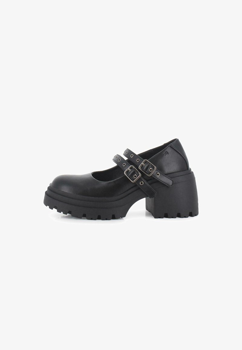 Zapatos de tacón alto negros con una plataforma gruesa, punta redondeada y dos correas ajustables con hebillas metálicas. Suela de goma texturizada.