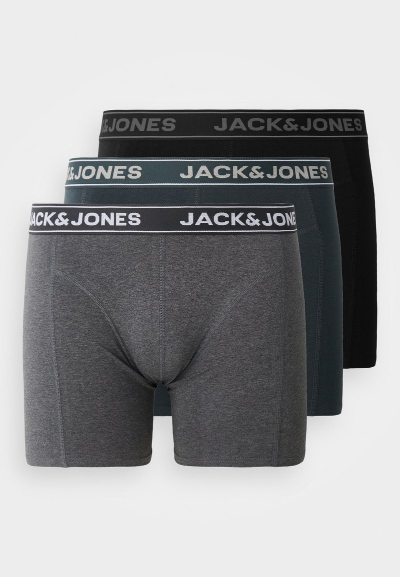Tři páry boxerky Jack & Jones: tmavě šedé, tmavě zelené a černé. Každý pár má kontrastní elastický pás se značkovým logem.