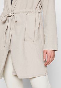 VILA Cappotto corto - light grey