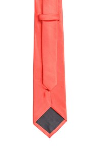 Cravatta rosso corallo, superficie liscia, forma slim, con punta appuntita e parte inferiore nera. Anello regolabile per fissarla intorno al collo.