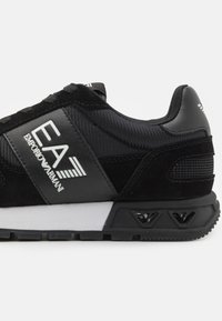 EA7 Emporio Armani UNISEX - Tenisice - black/white