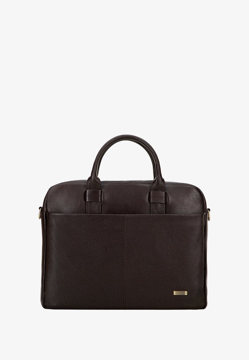 Dunkelbraune Lederaktentasche mit strukturiertem Finish, zwei oberen Griffen und einem Logo aus goldfarbenem Metall auf der Vorderseite. Reißverschluss an der Oberseite.