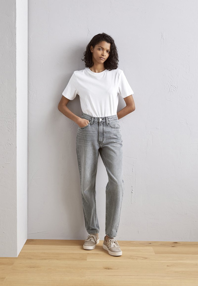 Levi's High Loose Taper Tapered Jeans Zalando Mom Jeans Levis Grijze Calvin  Klein Mom Jeans Mom Jean